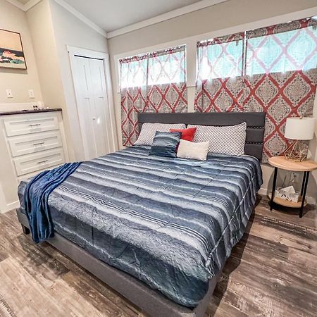 Private Tiny Home Royal Ridge Getaway 外观 照片