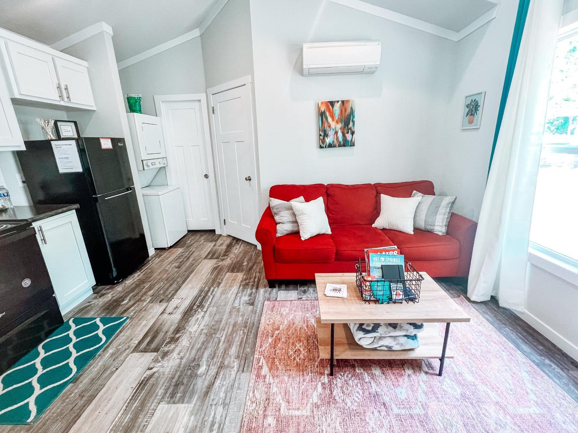 Private Tiny Home Royal Ridge Getaway 外观 照片